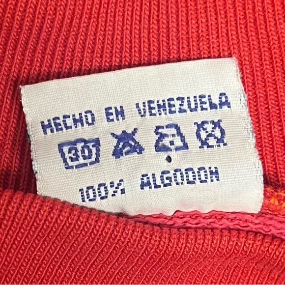 Vintage 90s Looney Tunes Tweety Bird Streetwear Sweatshirt 
Red Graphic Crewneck - Picture 7 of 7